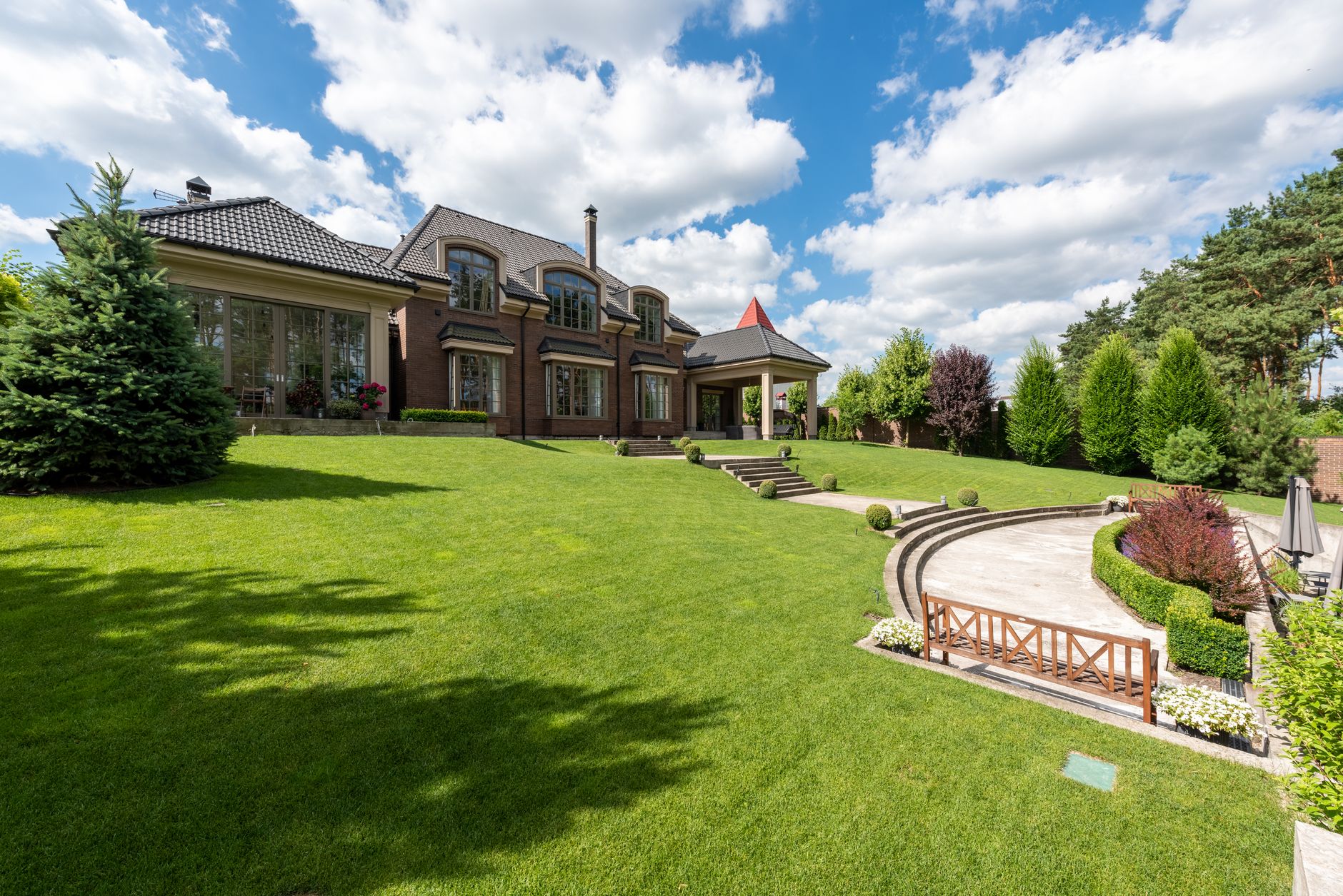 A prestige Singapore home and garden