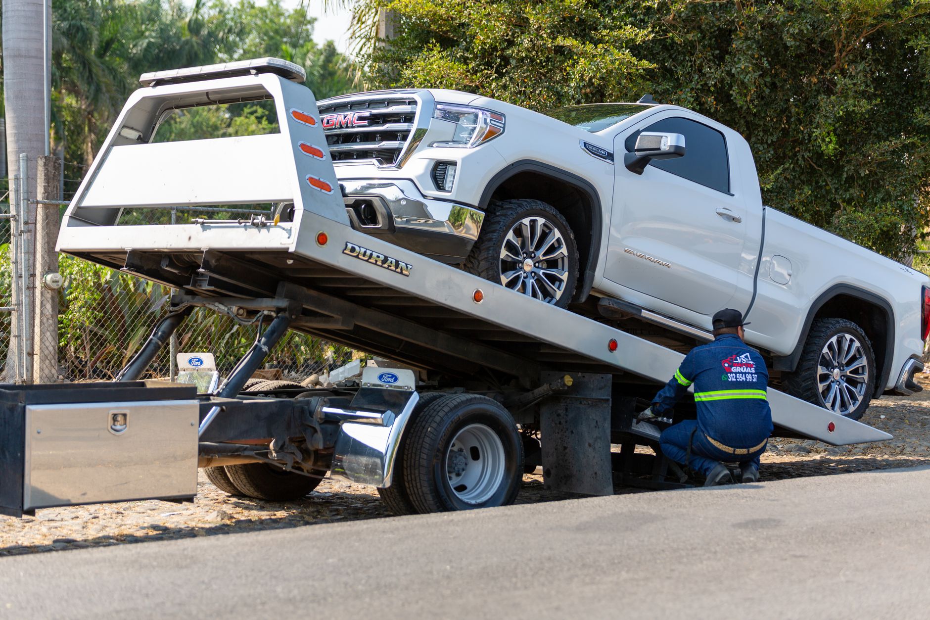 24h Roadside & Towing