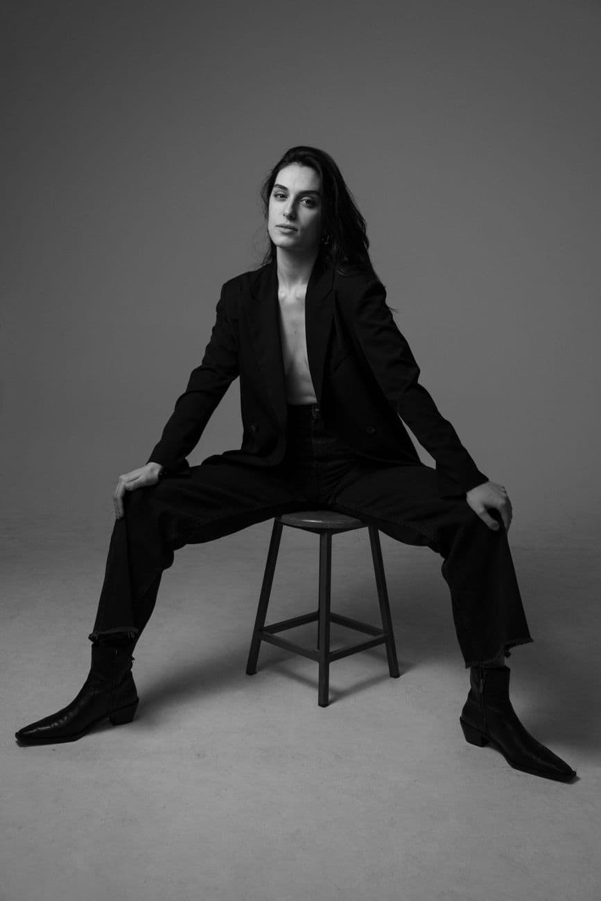 Cara Lim — Iris women board model
