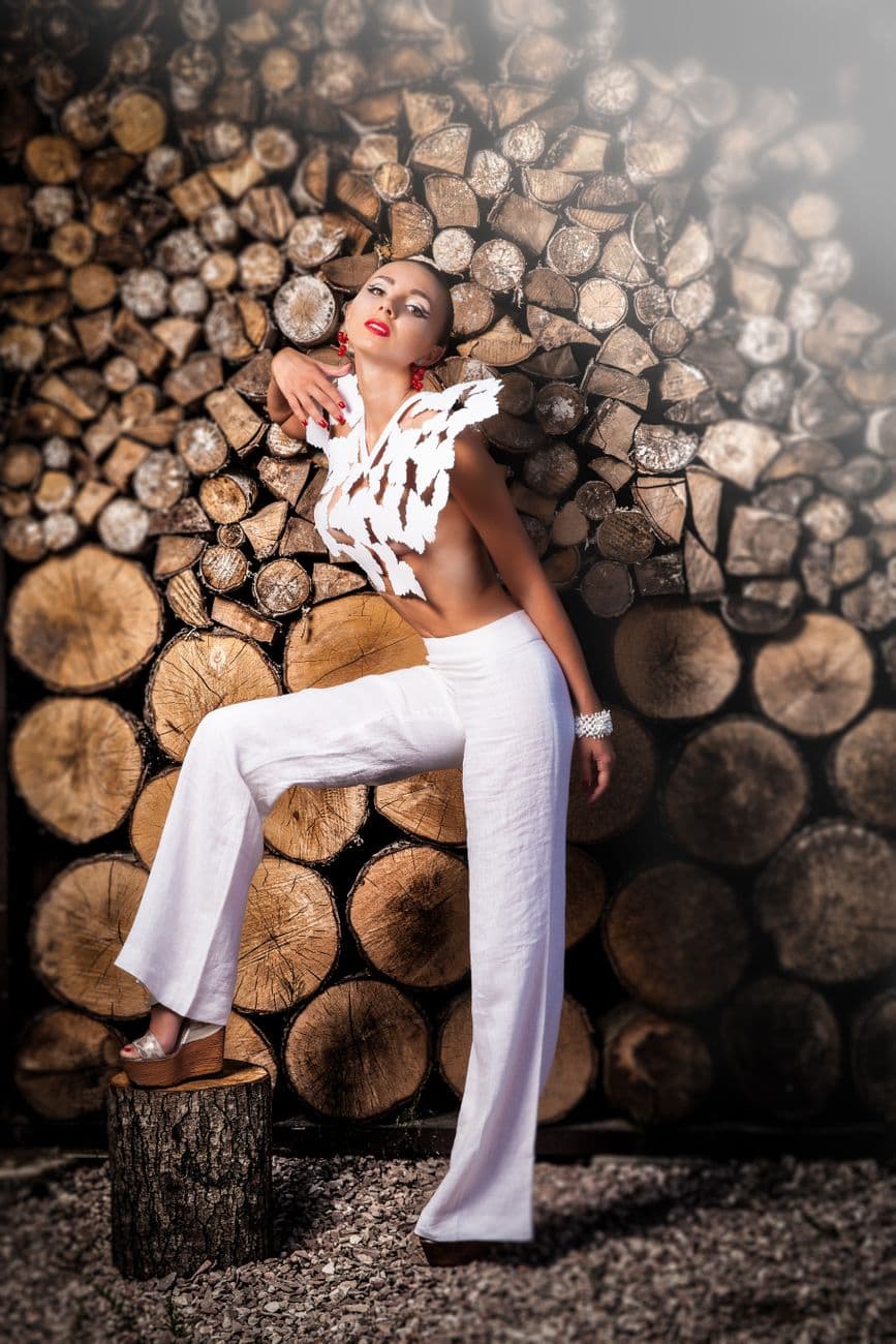 Amara Sufiana — Iris women board model