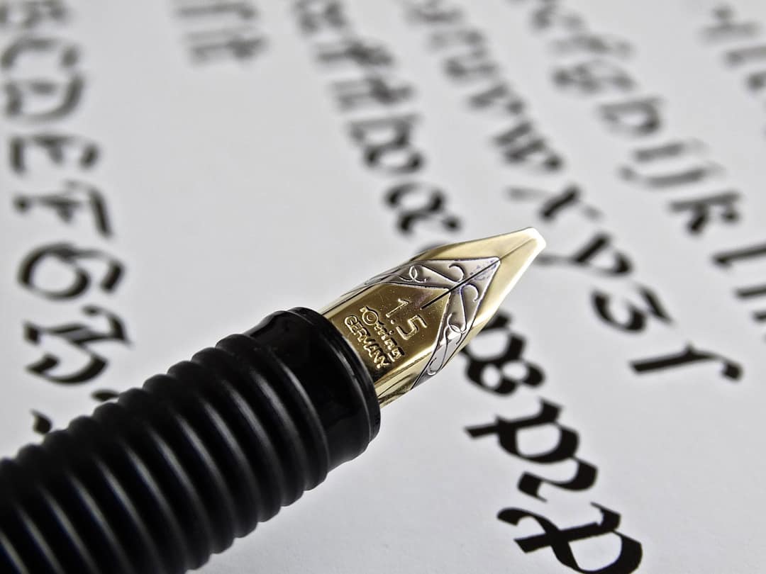 Oak Keepsake Pen — engraved walnut wood keepsake