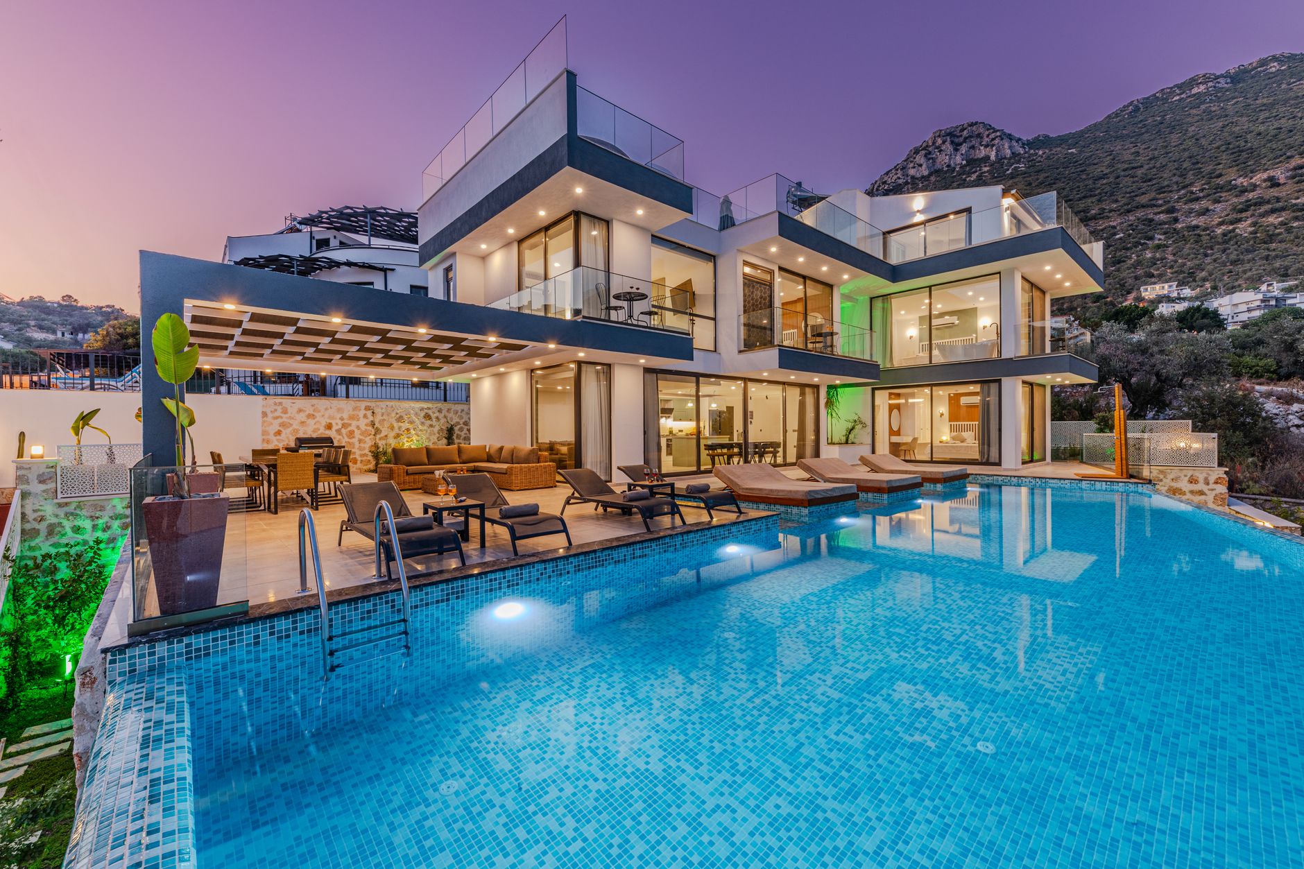 Nassim Grove House — image 4