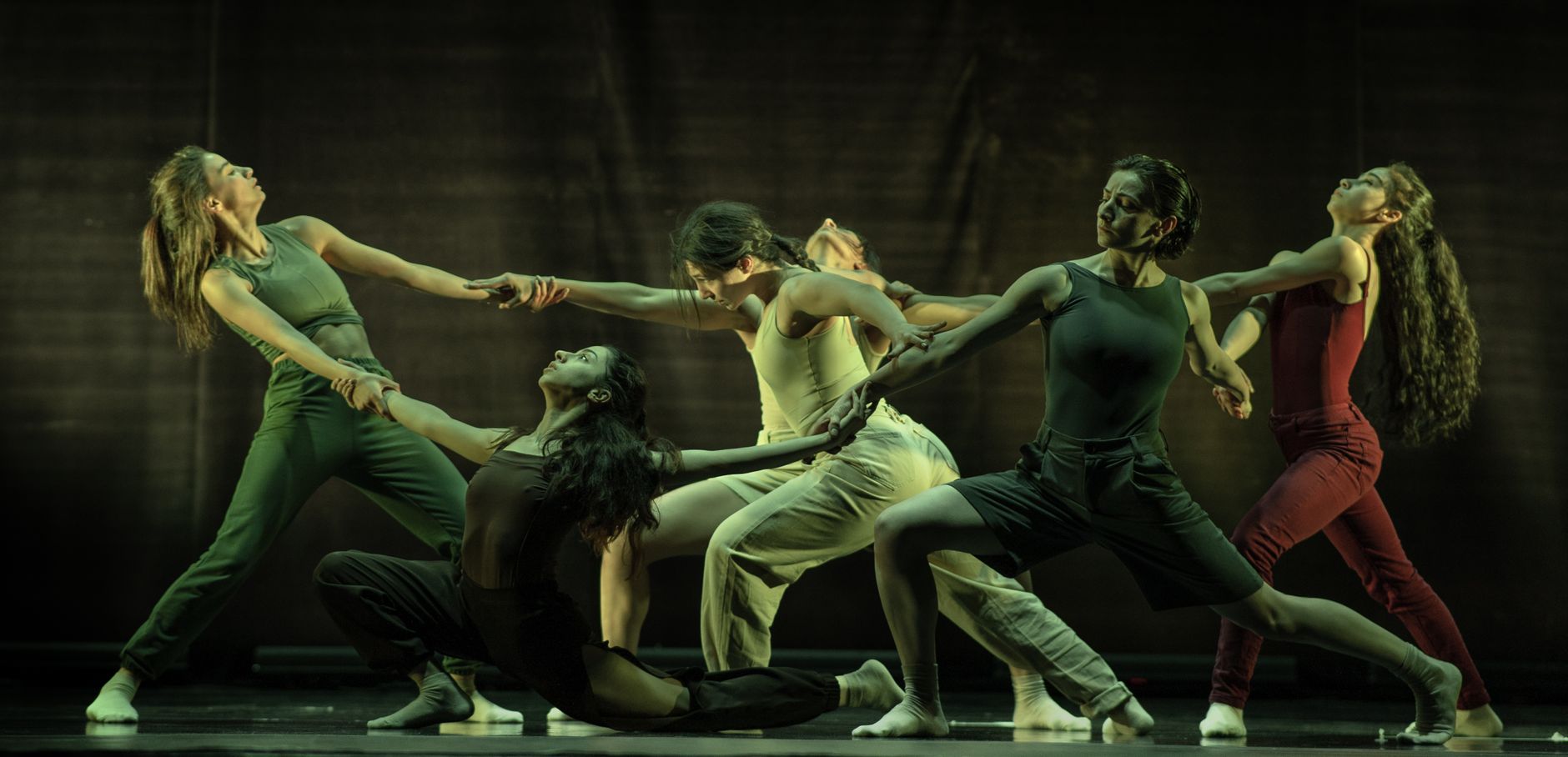 Mainstage dancers performing and training