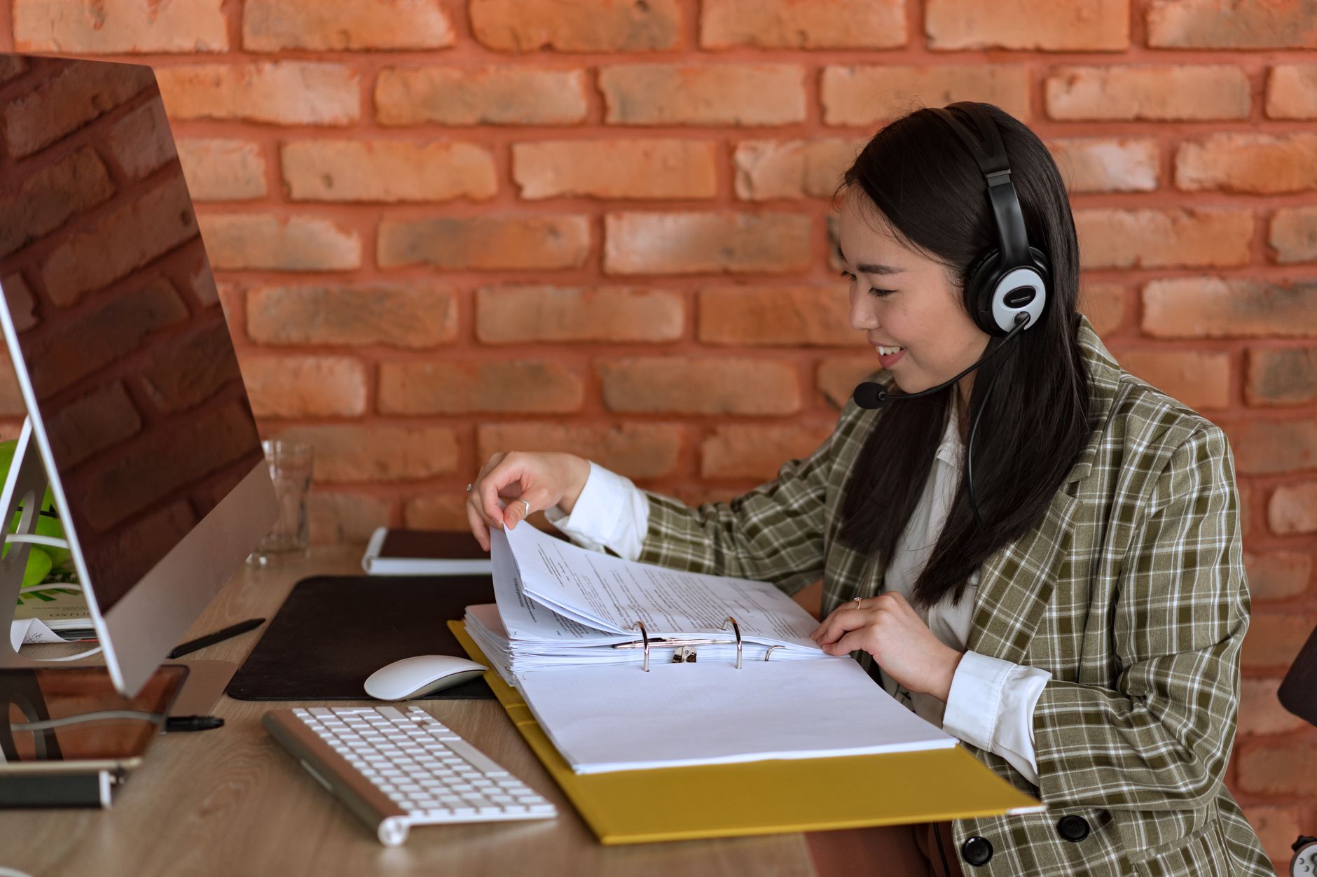 A Northcrest Global adviser answering an investor's questions