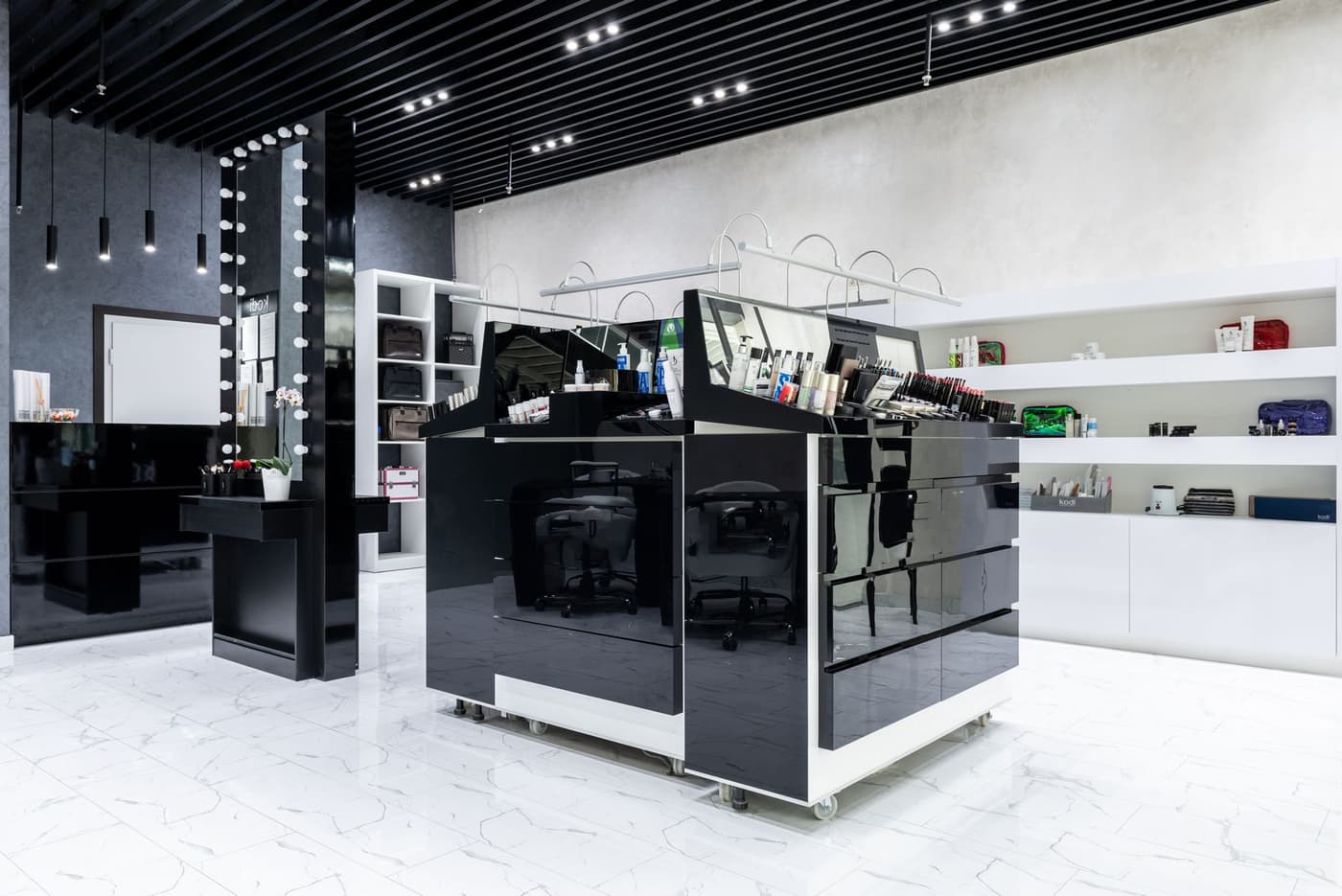 Lumen Beauty atrium pop-up