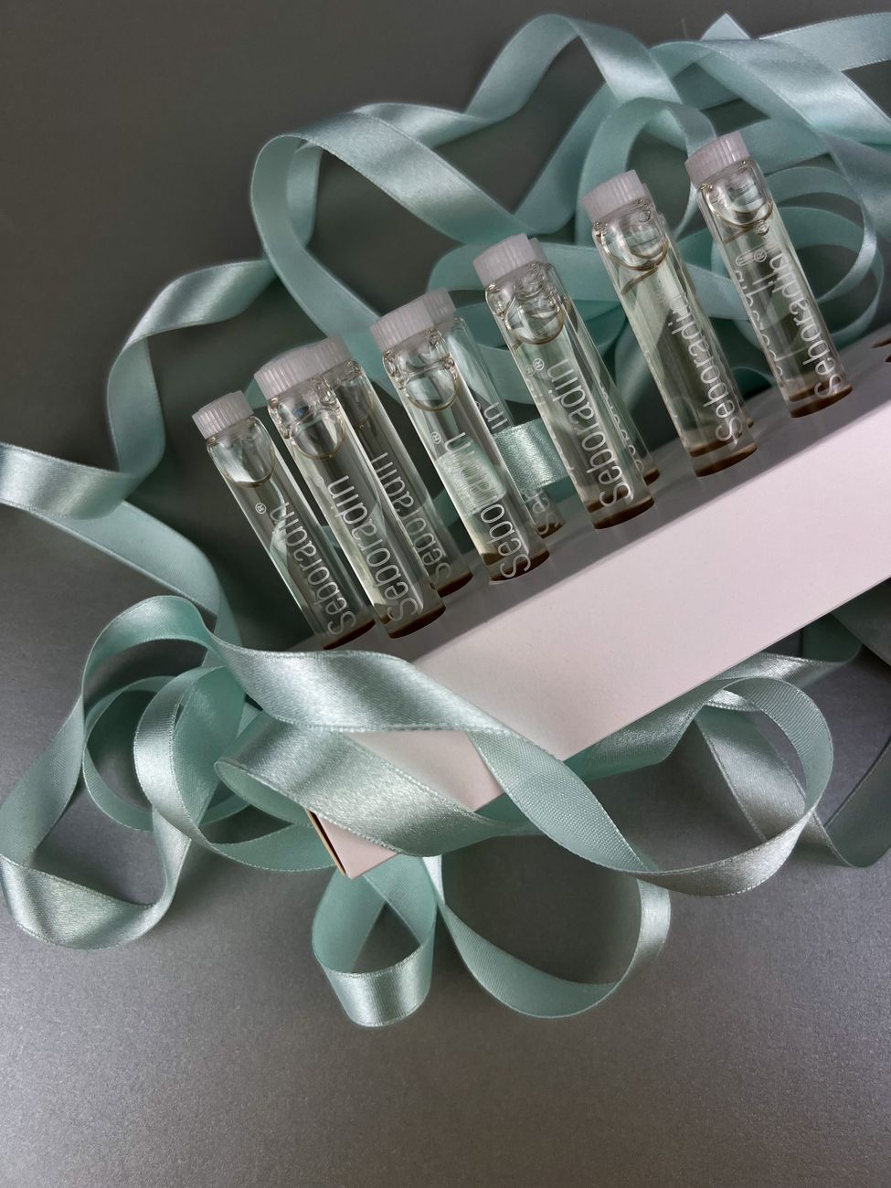 The six-vial discovery set