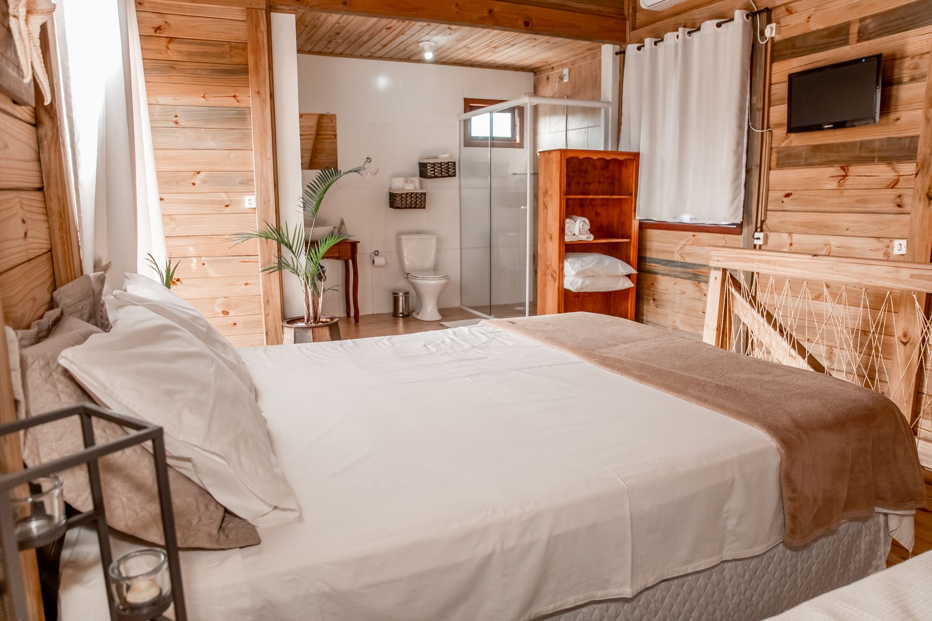 Ensuite Room · Tras Street