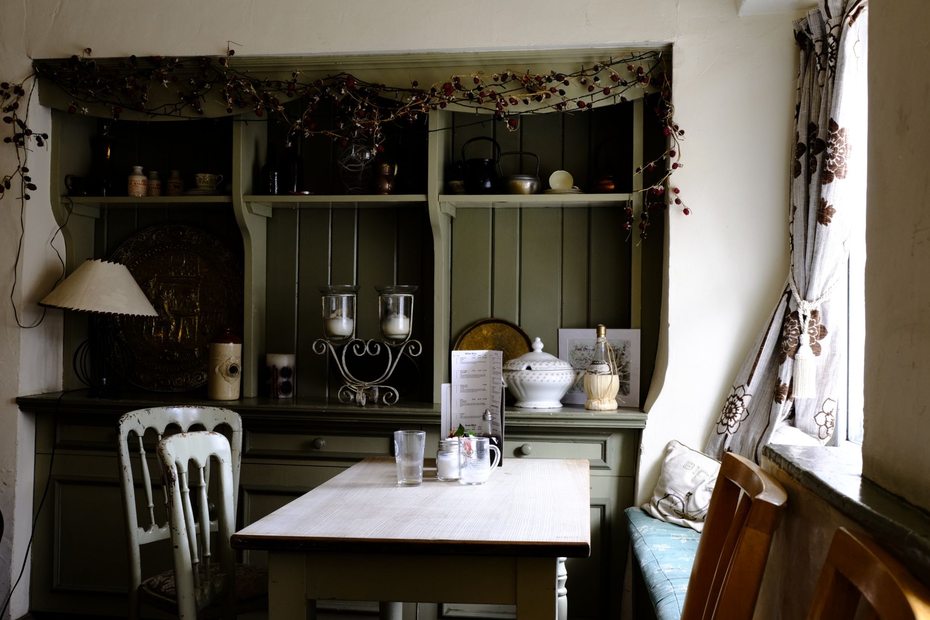 The Novena Dining Nook — A characterful mid-century dining nook for a couple who love to host.