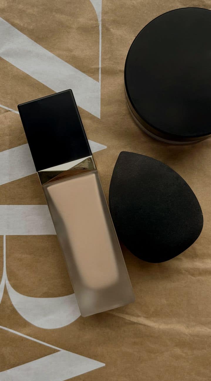Second-Skin Liquid Foundation